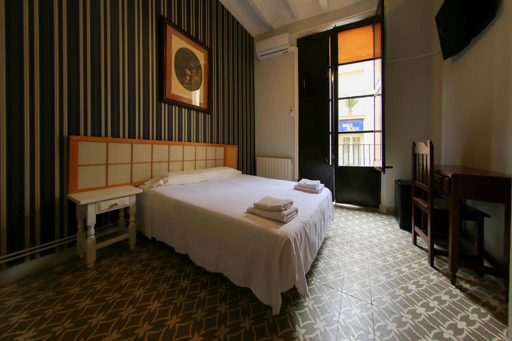 Hostal Santa Teresa 레우스 외부 사진