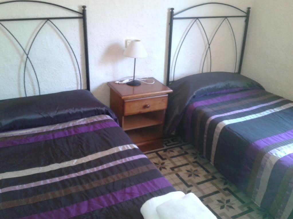 Hostal Santa Teresa 레우스 외부 사진